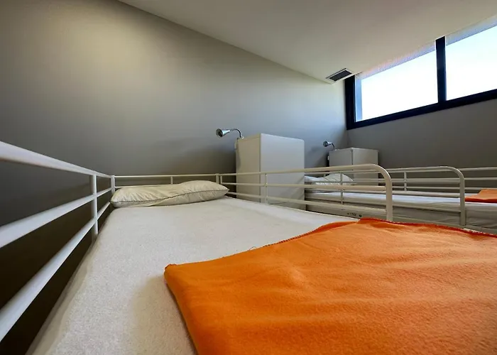 Hostel Beds & Vigo